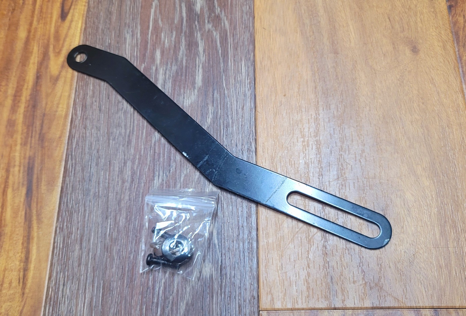 MILWAUKEE GUARD LINK ARM FOR 2739-20 Fuel 18V 12 IN Miter Saw 44-14-0021