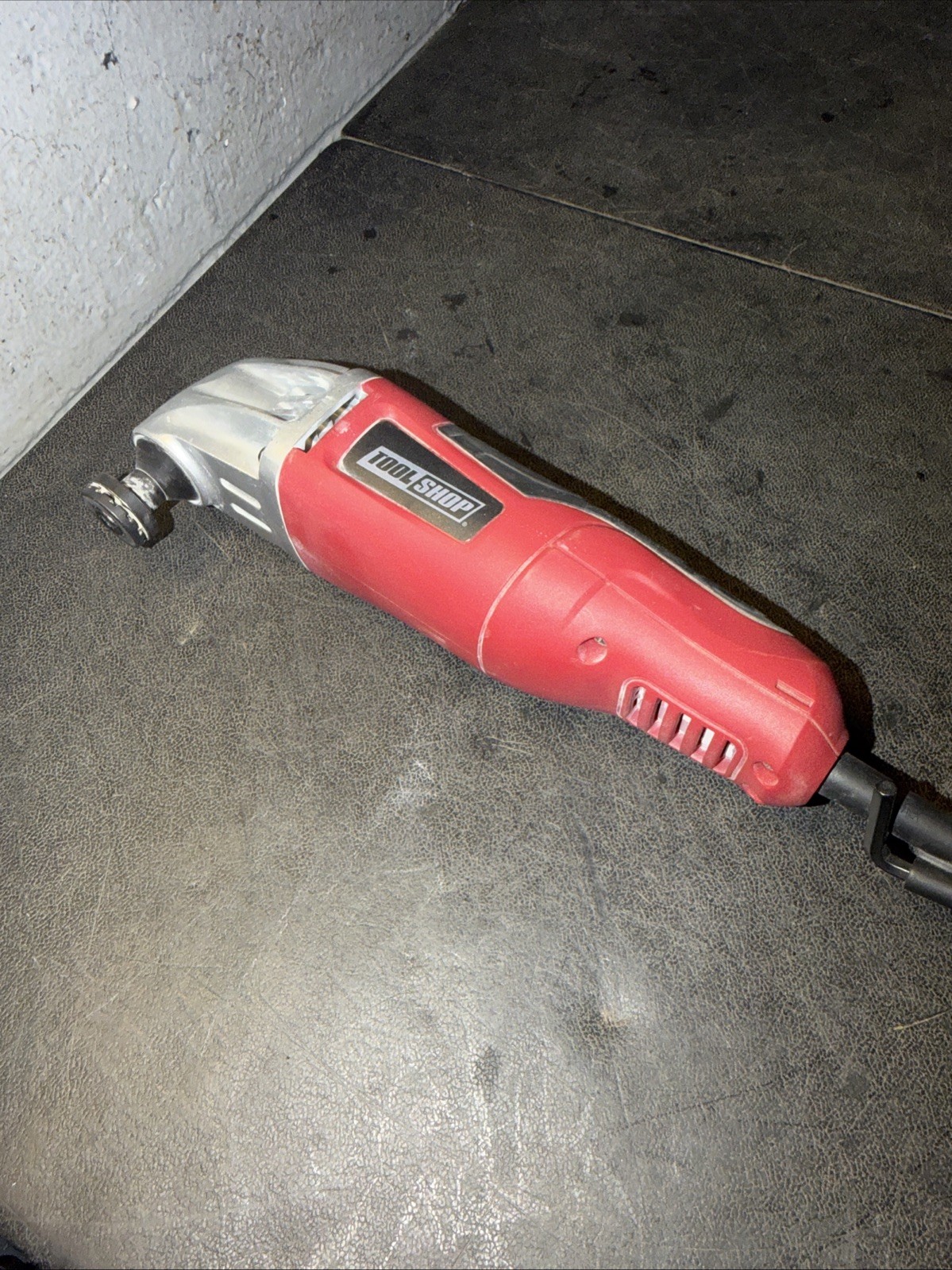 Tool Shop #241-8503, 2.0 Amp Oscillating Multi Tool AC 120v/60 Hz 2.0 Amp