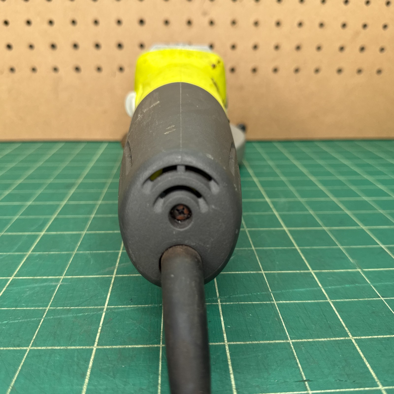 Ryobi AG4031G 4-1/2&Prime; Angle Grinder 120V 5.5 Amp Corded **FOR PARTS/REPAIR ONLY**