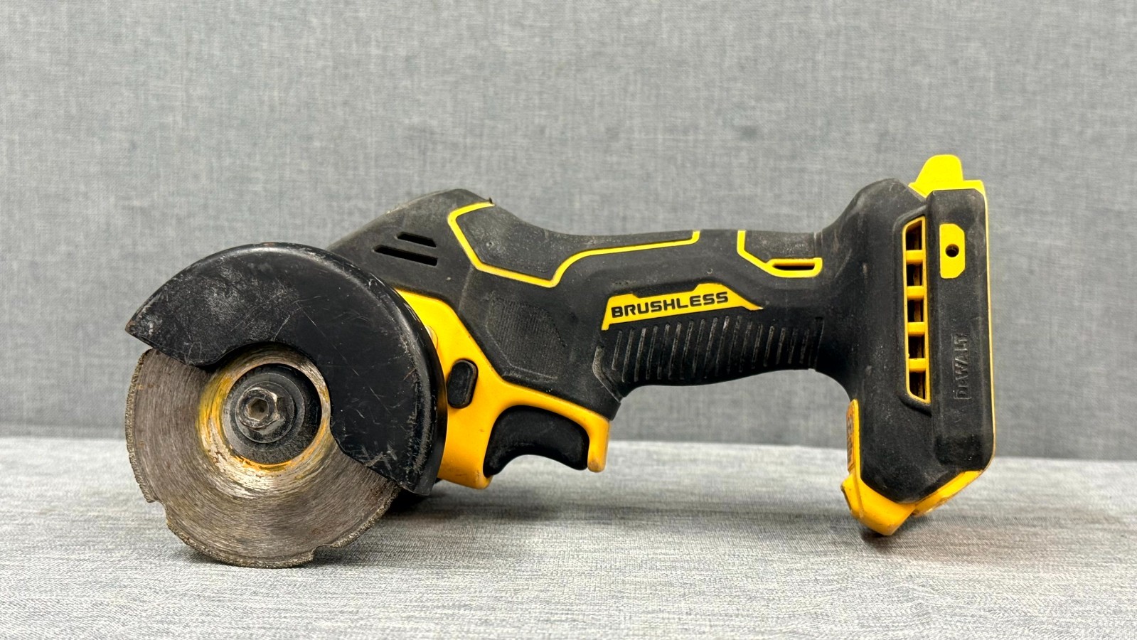 DeWALT 20V MAX XR 3&Prime; Brushless Cordless Compact Cut Off Tool DCS438