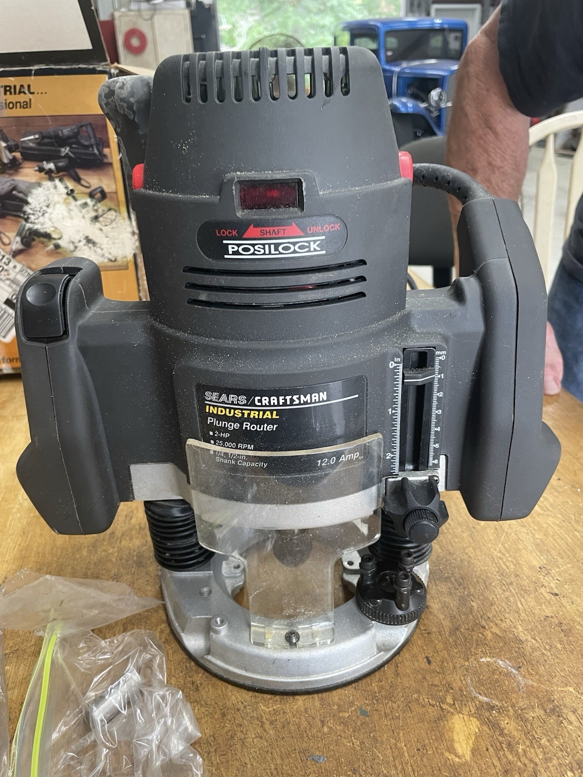 Craftsman Industrial 2.0 hp 12.0A Corded Plunge Router w/Posilock – 315.275051