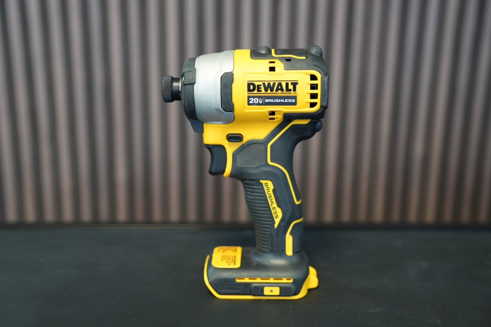 Dewalt DCF809 ATOMIC 20V MAX Cordless Brushless Compact 1/4 in. Impact Driver