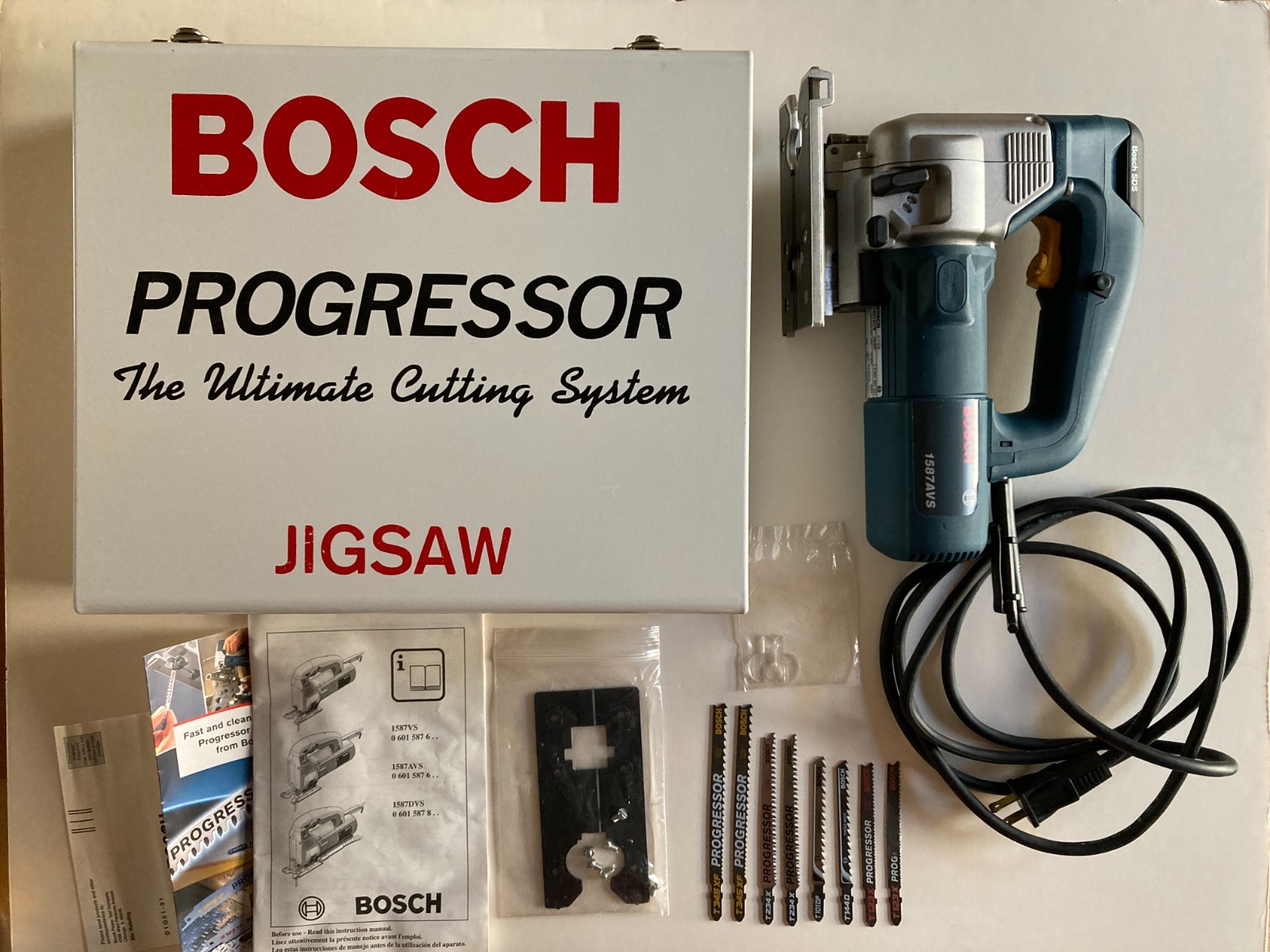 Bosch Progressor 1587AVS Jigsaw – Complete Set, Metal Case, Blades, Barely Used