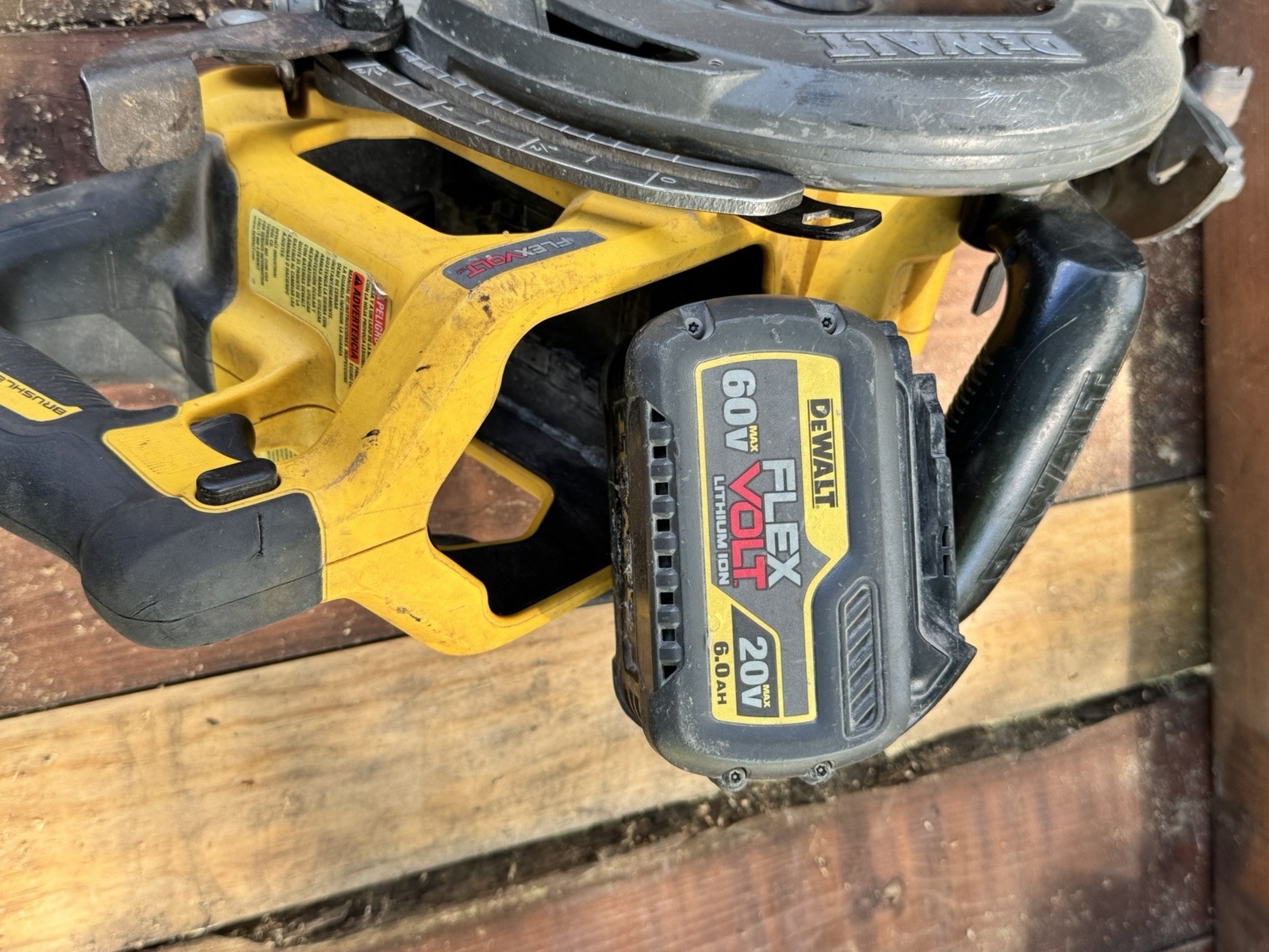DeWalt Tools DCS577 7-1/4&Prime; Circular Worm Drive Saw + 6Ah Batt NO CHARGER *EUC*