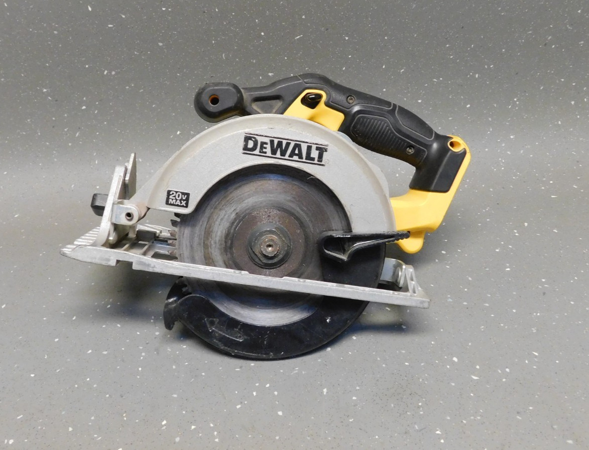 Dewalt DCS391 6-1/2&Prime; Cordless Circular Saw 20V Max NO Battery