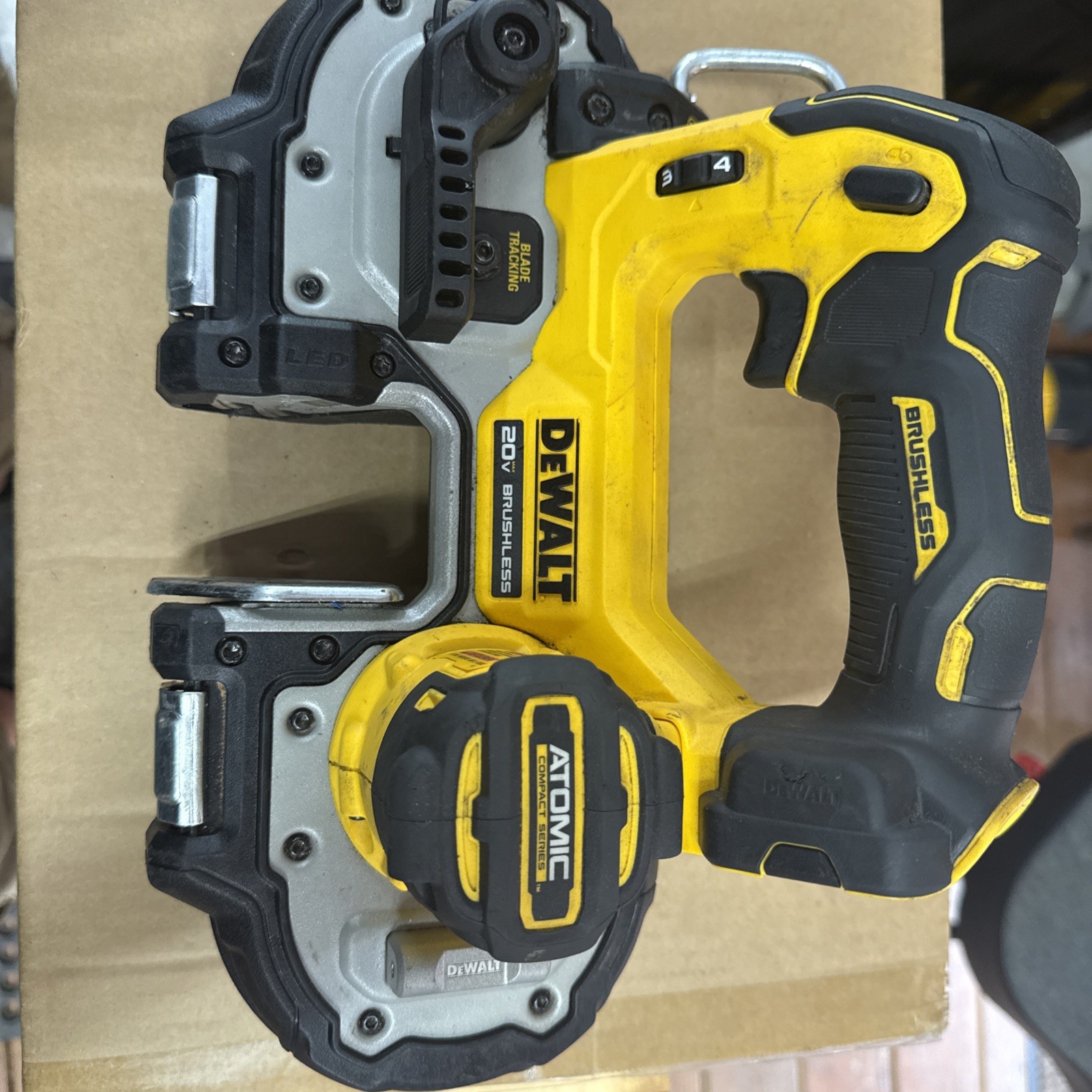 DEWALT DCS377 20V Brushless Band Saw w/ 4Ah Battery & Charger (PD2101323)