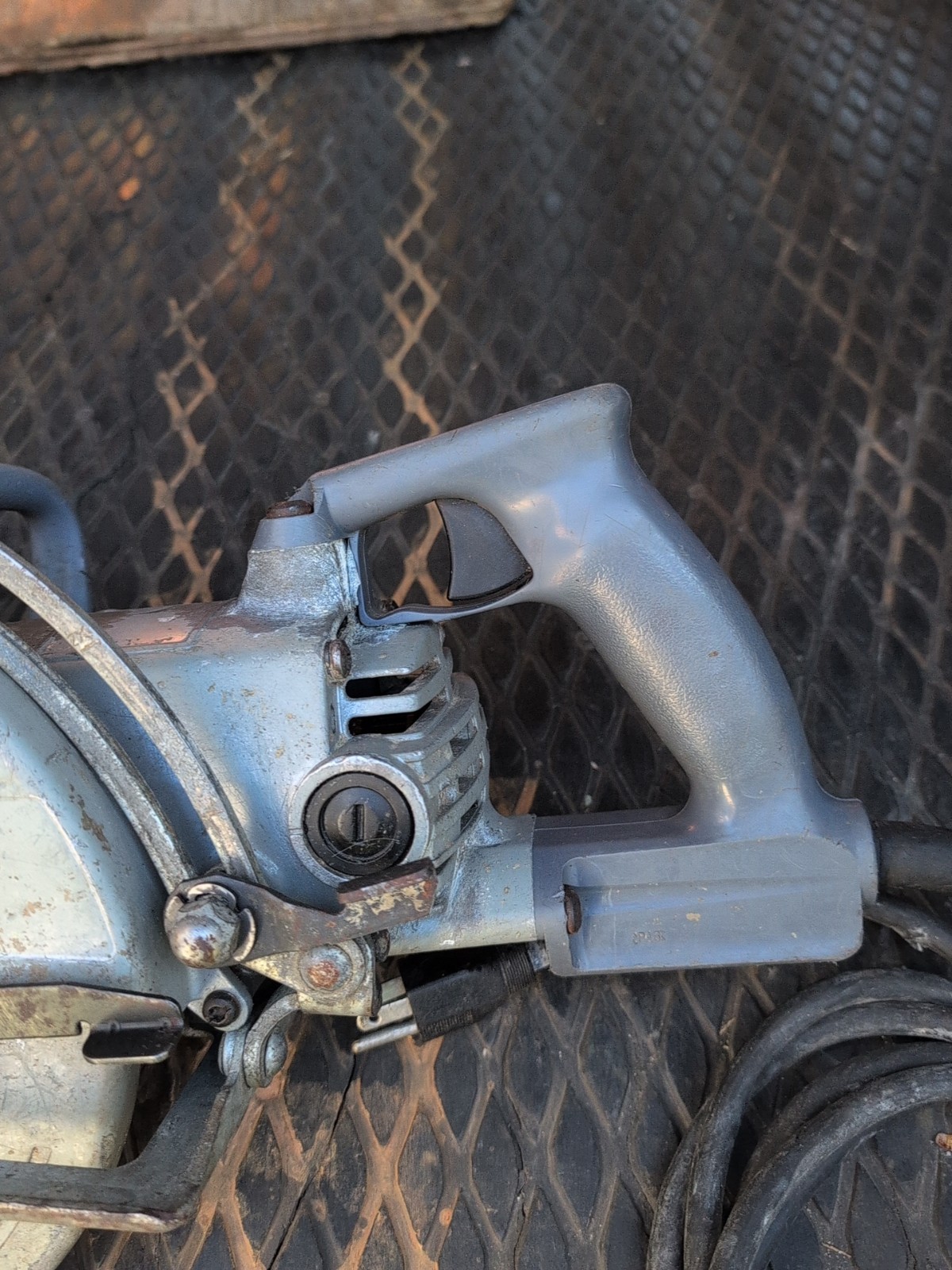 Skil Portable Tools – Skilsaw Model HD5860 – 8.25 Inch