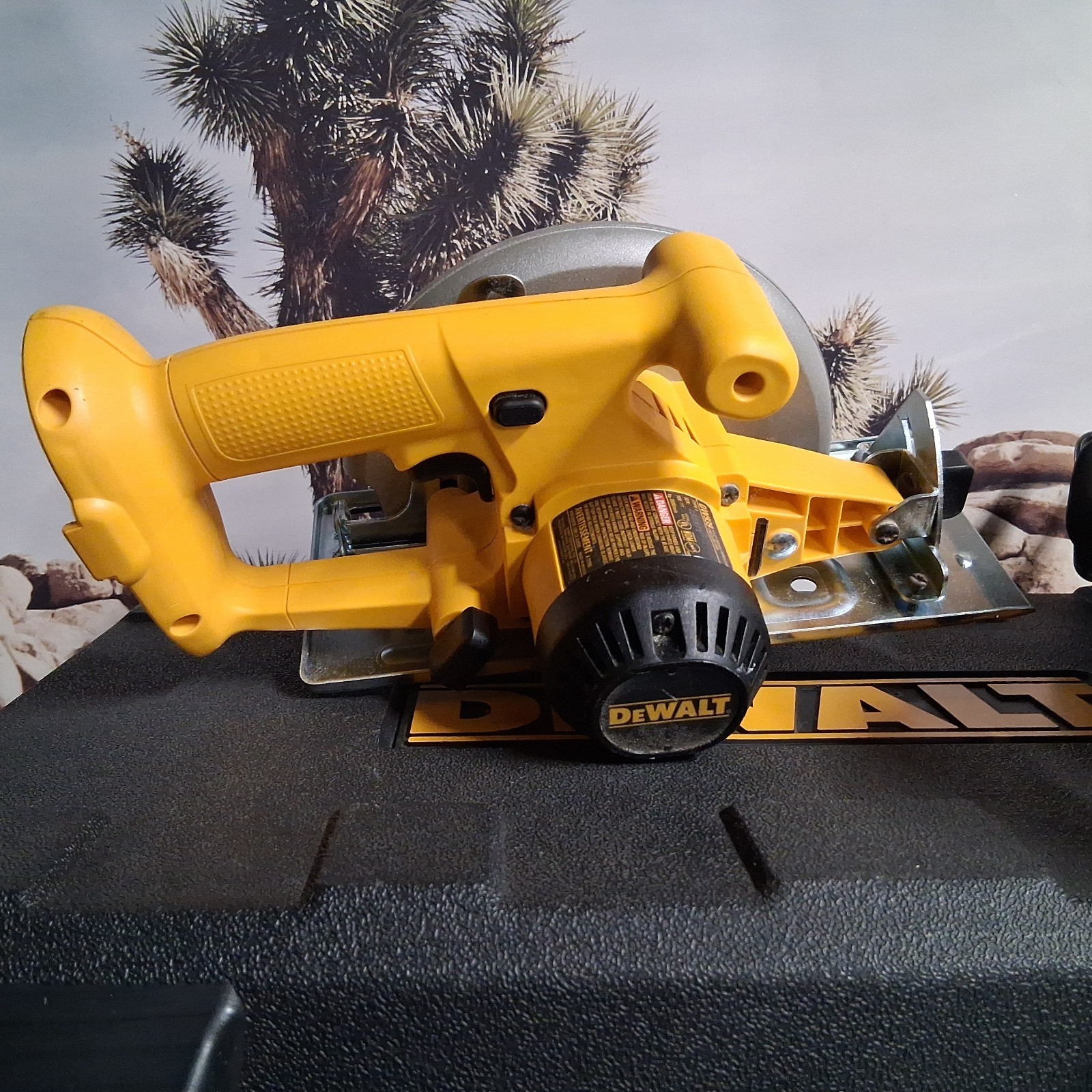 DeWalt 4 Piece Tool Set 18v DW4Kit-2 Trim Saw Drill Reciprocating Light Charger