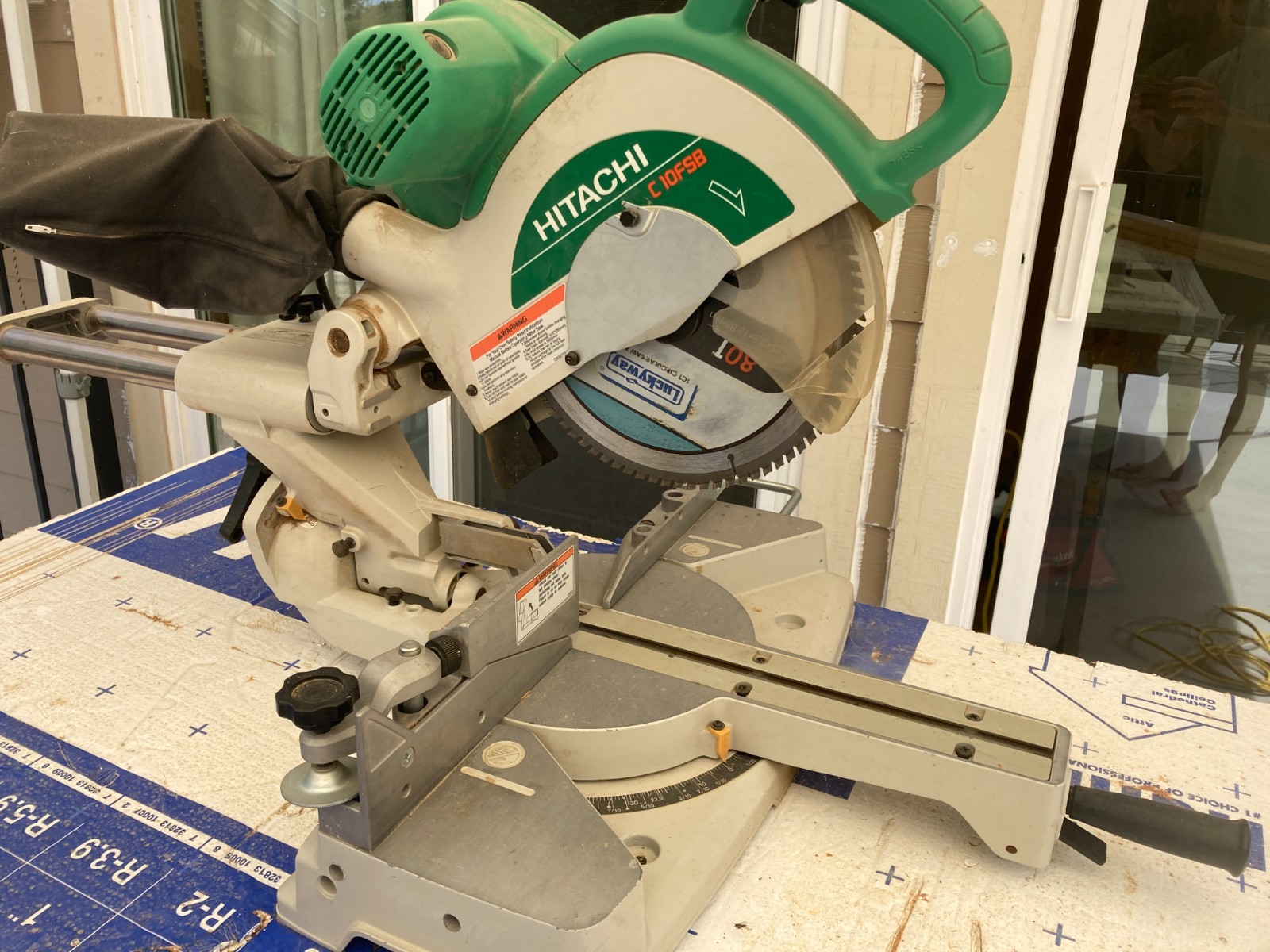 Hitachi C10FSB 10&Prime; Dual Bevel Compound Sliding Miter Saw Made in Japan