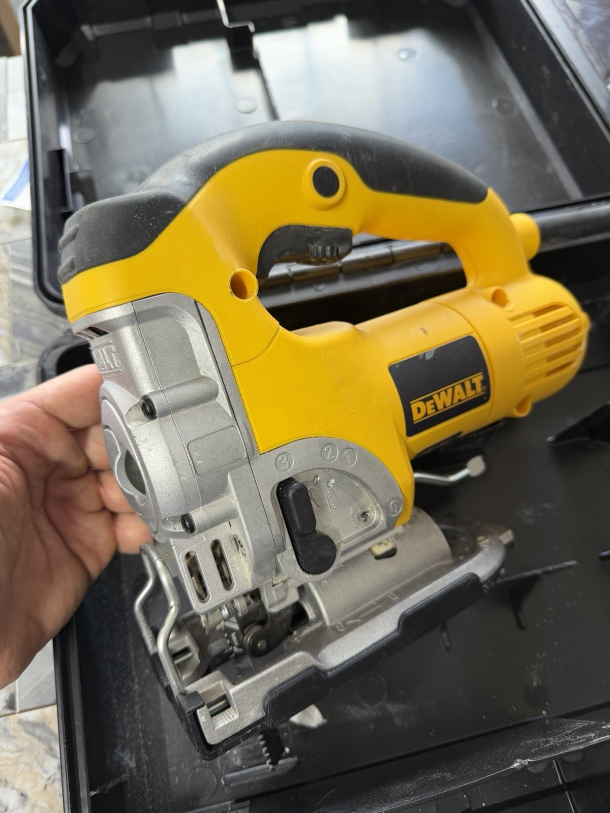 DEWALT DW331K 6.5A 120V Corded Electric Orbital Jigsaw Kit w/ Case
