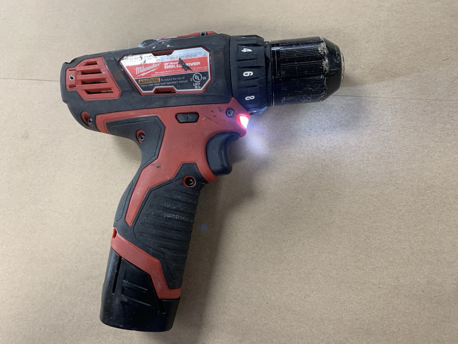 Milwaukee M12 12V 3/8&Prime; Cordless Drill Driver – (2407-20) – Tested/Works