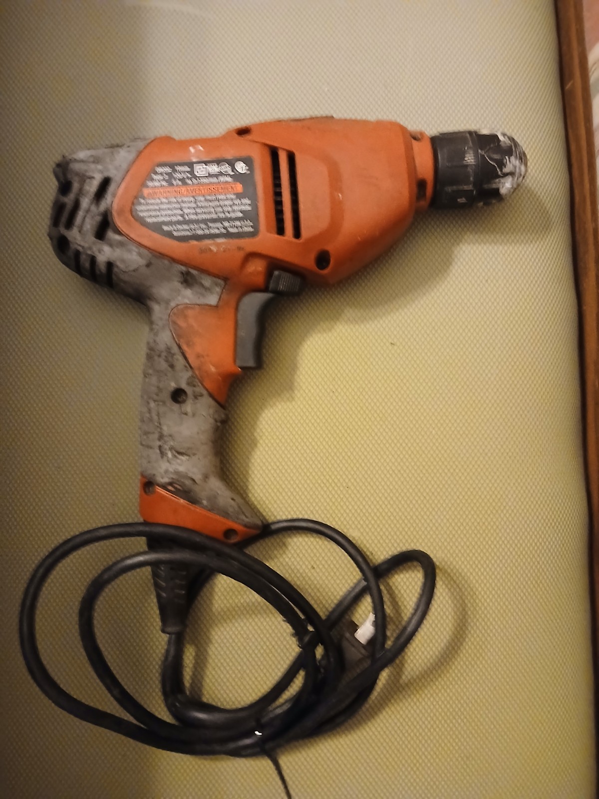 (T31)Corded Electric Drill, Black & Decker DR202 10mm 3/8-inch