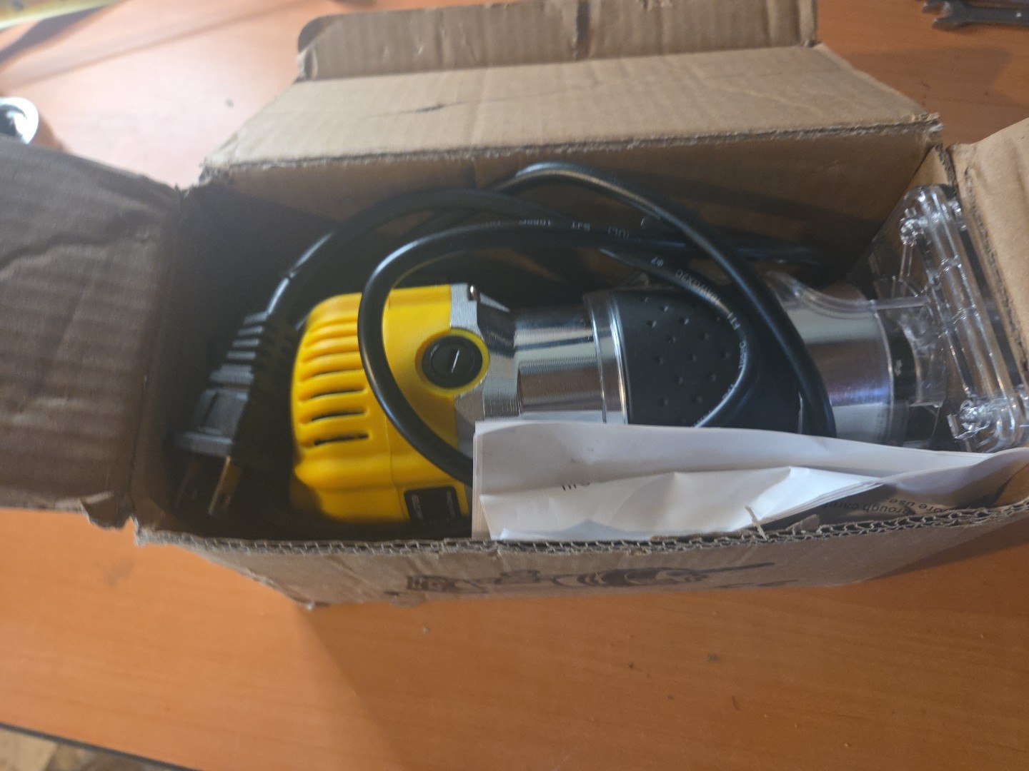 trimmer 3709 1/4-Inch 4.0-Amp Laminate Trimmer Yellow 800W 50/60Hz 110V