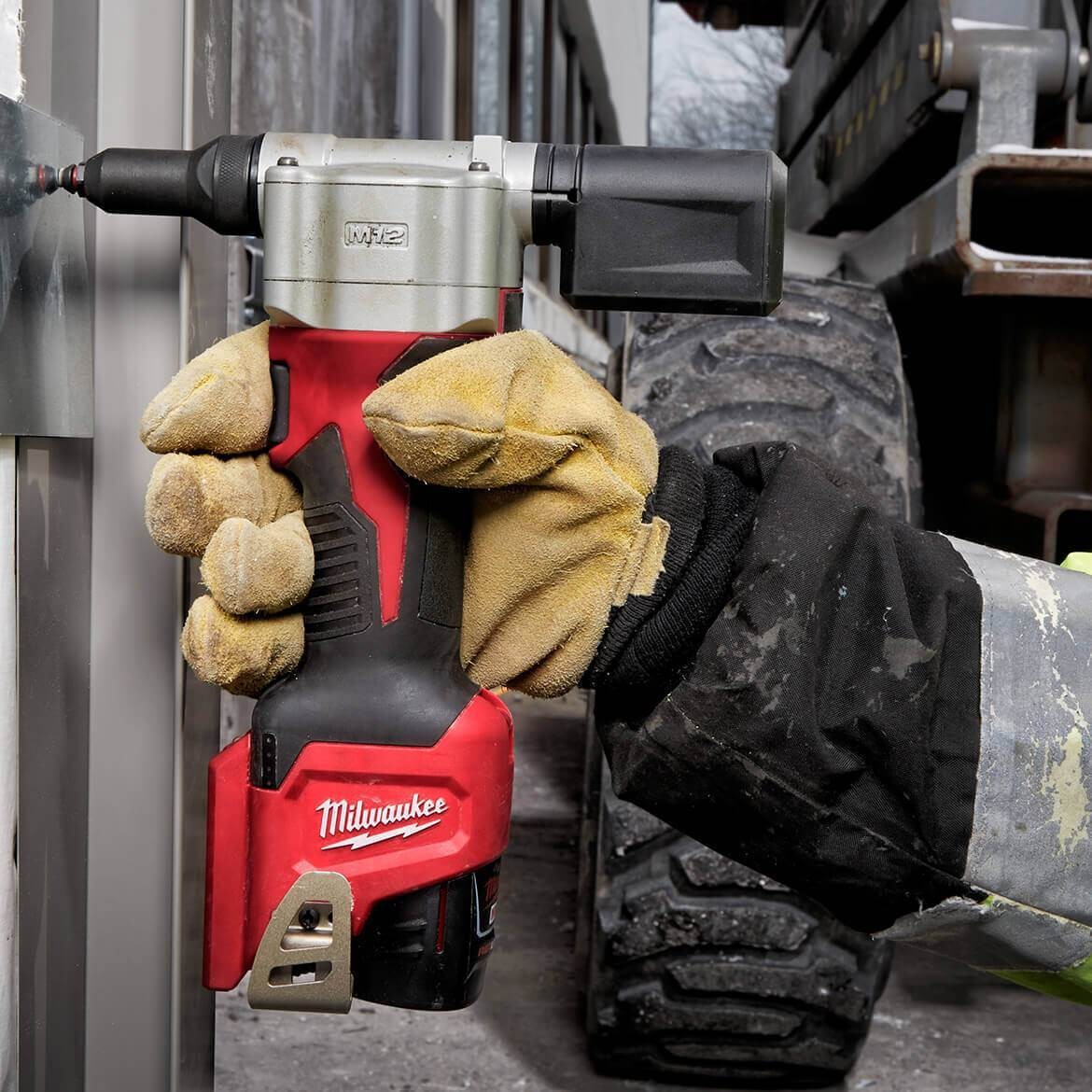 Milwaukee 2550-20 M12 12V Heavy Duty Cordless Rivet Tool – Bare Tool