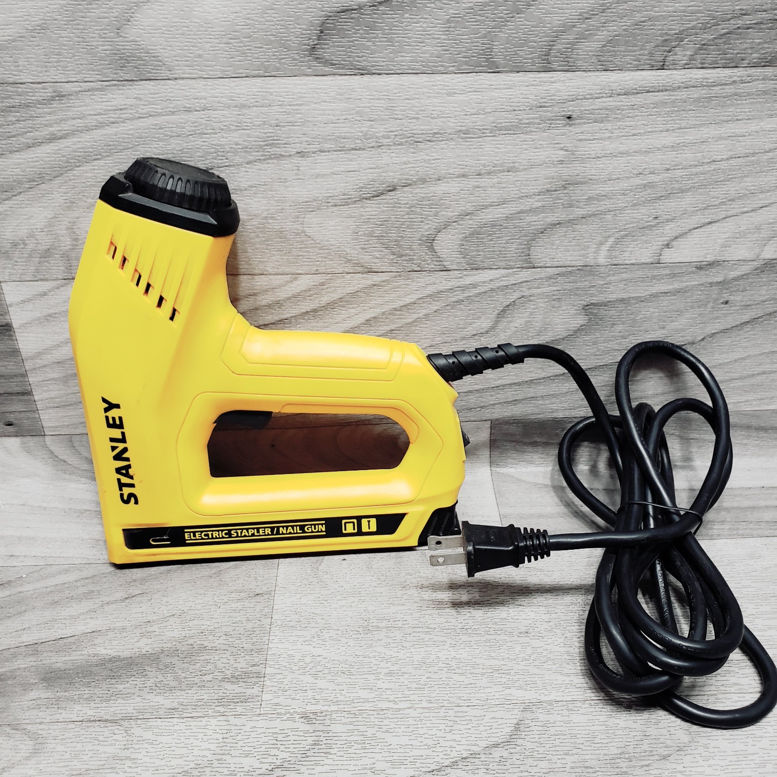 Stanley TRE550Z Staple And Brad Nail Gun Electric 6826-19