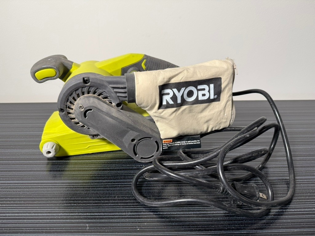 2x Ryobi Tools: Planer + Belt Sander, Ryobi Bag, Dust Collector, etc.