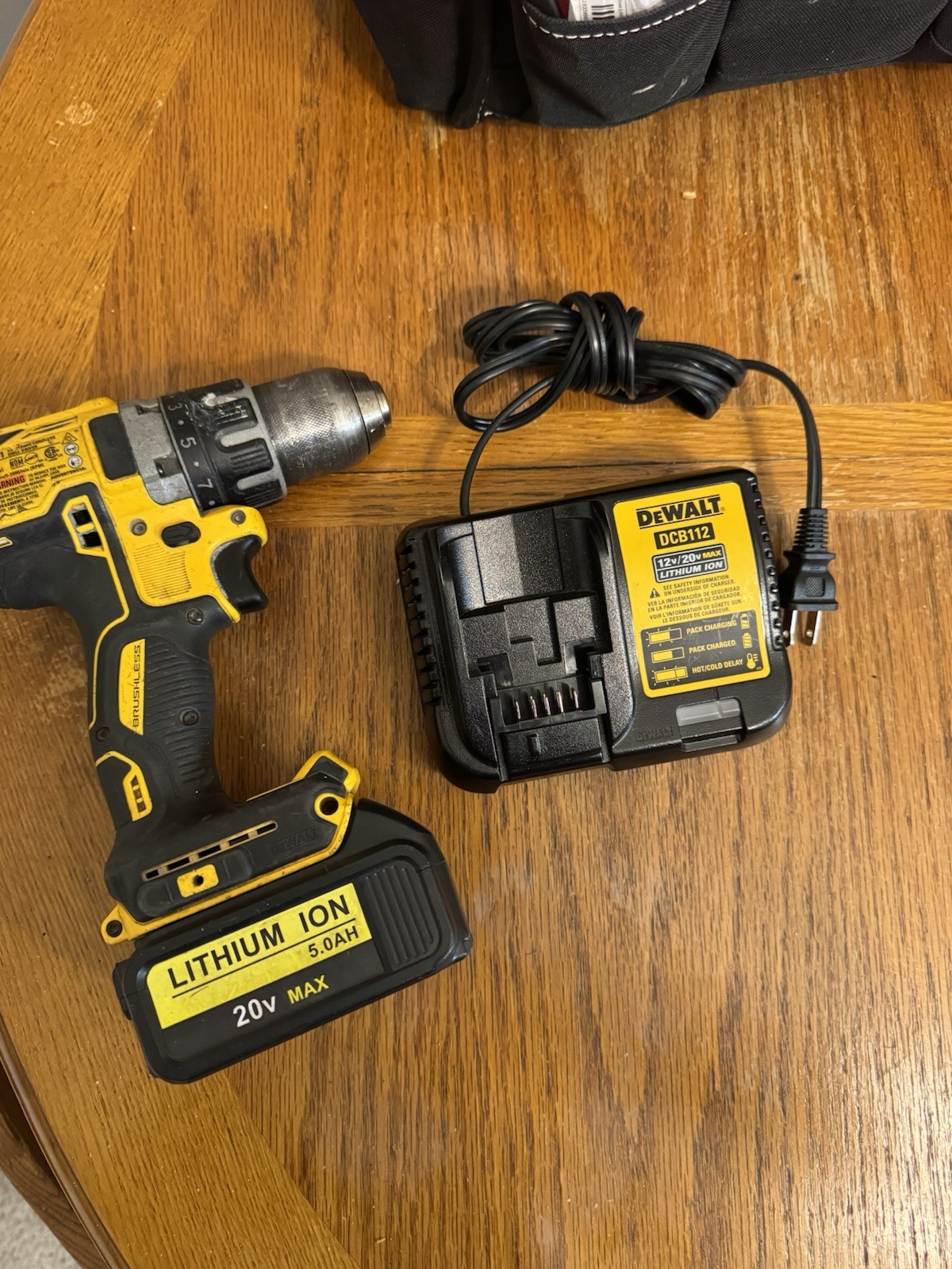 DEWALT DCD791 20V MAX XR Brushless Drill/Driver 5.0Ah Li-Ion + DCB112