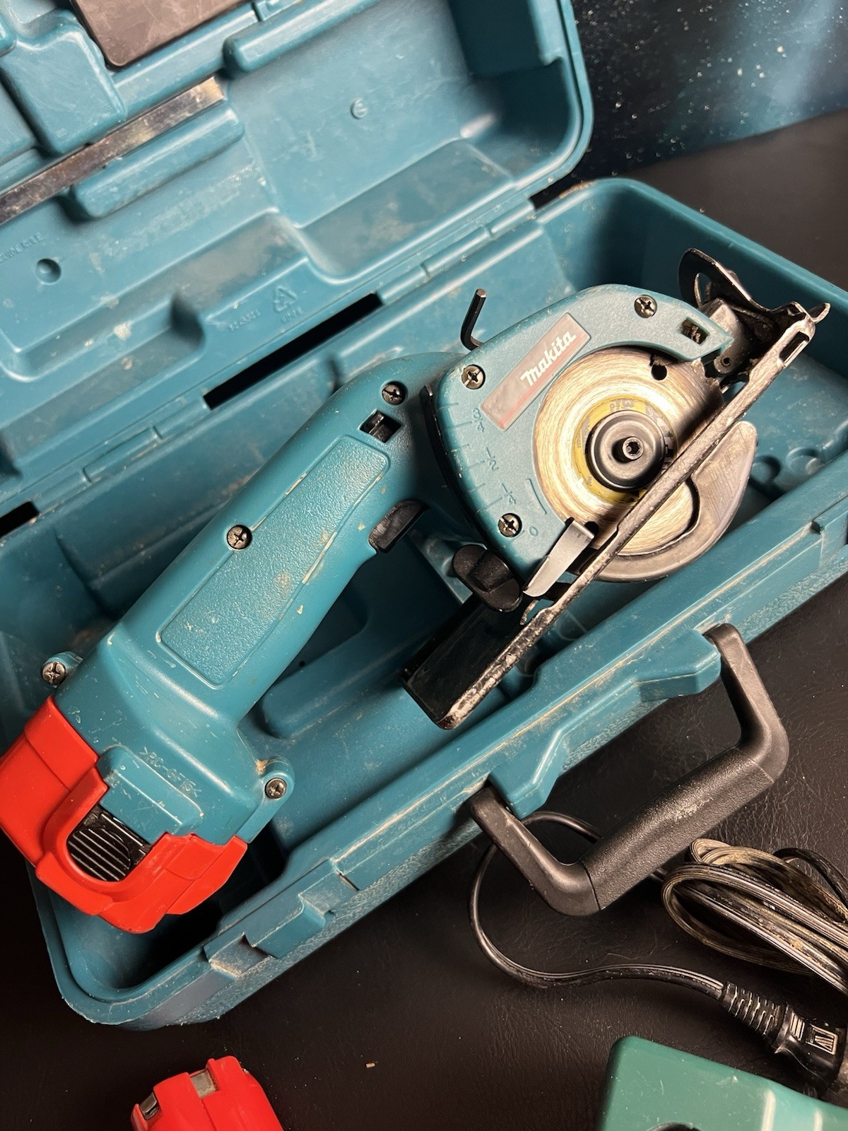 Makita 5093D Mini Circular Saw Electric With 2 Batteries, Charger, Case, Blades