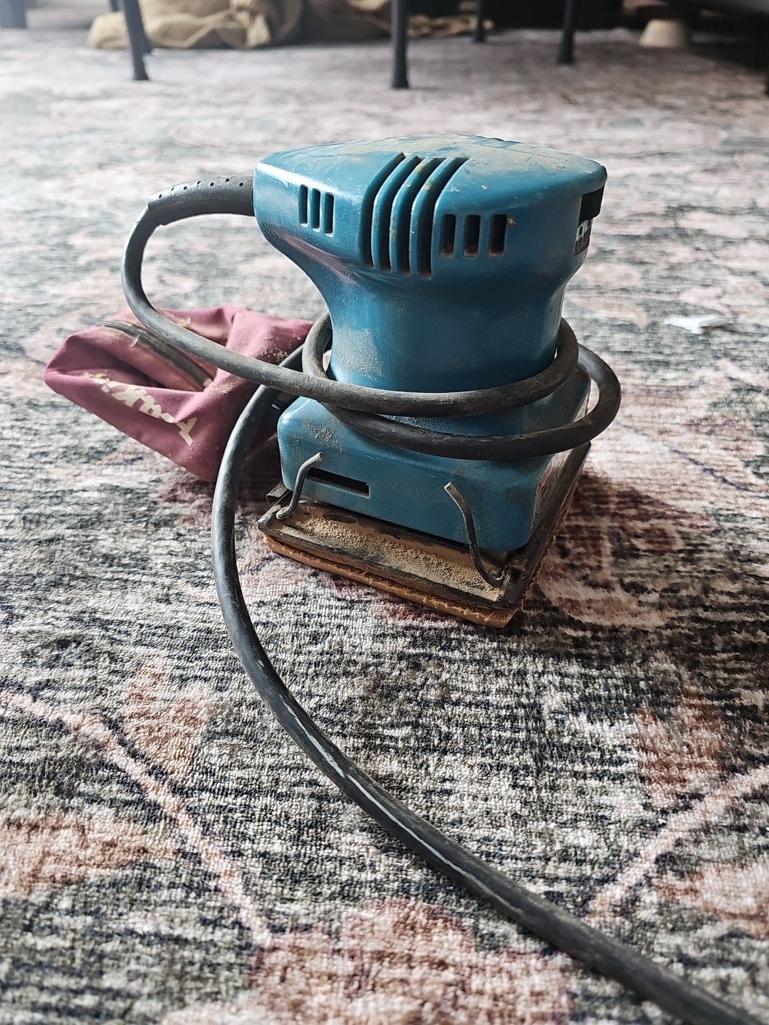 Makita Finishing Sander 1/4 Sheet Corded Model B04550 Tested & Works W/Dust Bag