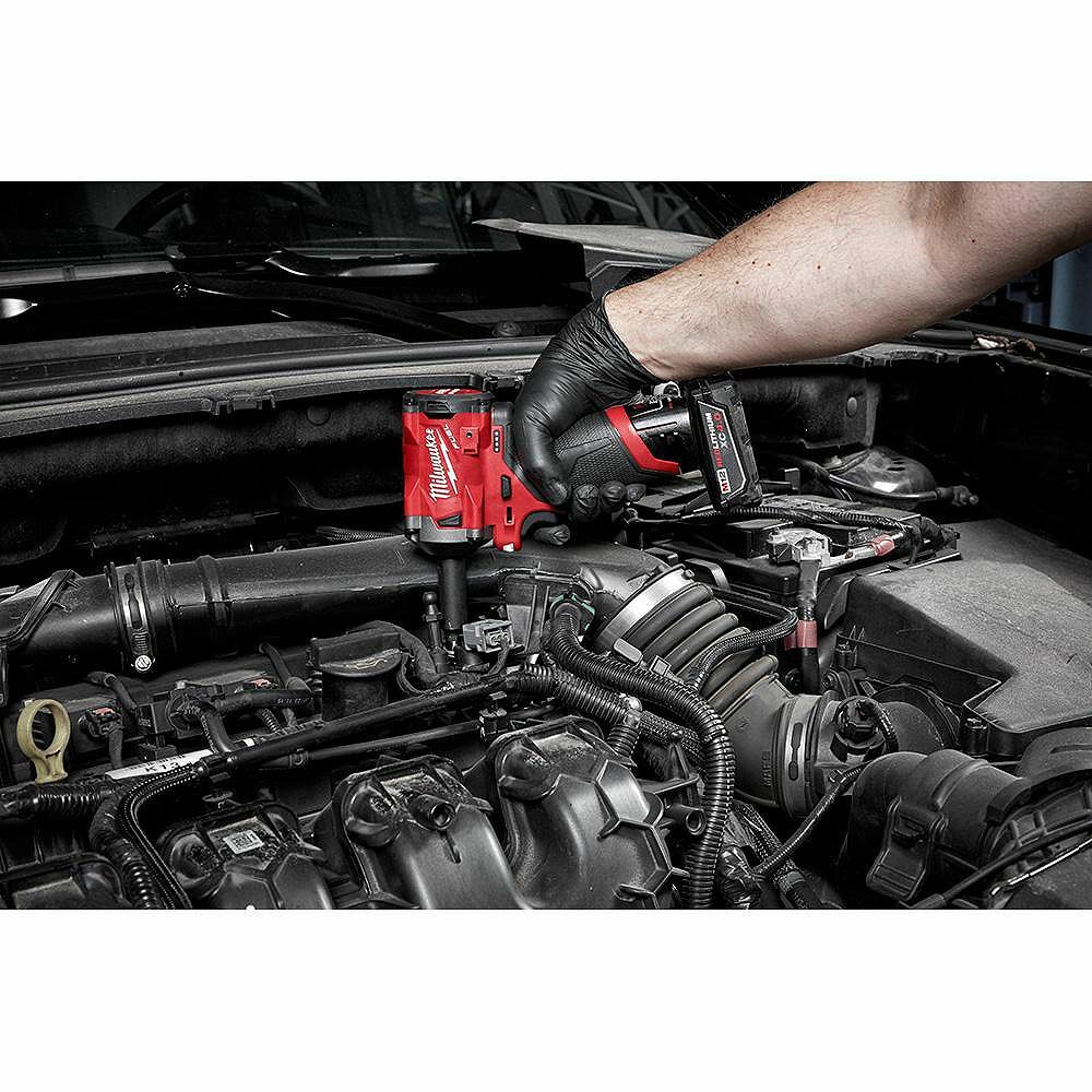 Milwaukee CANADA 12V Li-Ion Brushless Cordless Stubby 3/8&Prime; Impact Wrench (BARE)