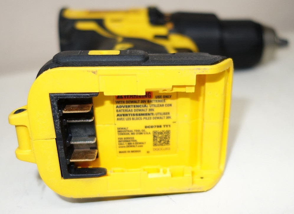 DeWALT 20V MAX Brushless Cordless 1/2&Prime; Hammer Drill DCD798