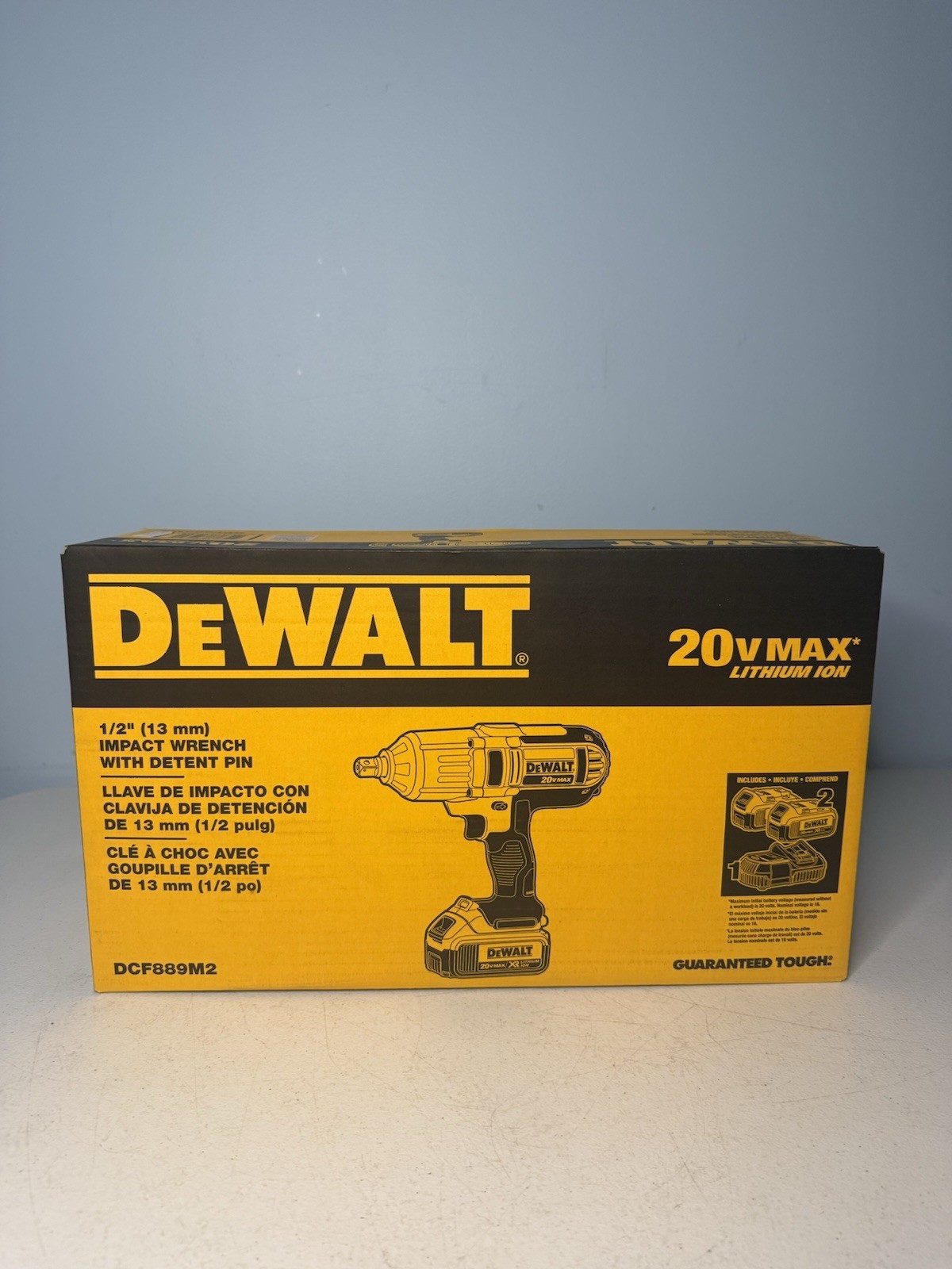 DeWalt DCF889M2 20V MAX 1/2&Prime; Impact Wrench Detent Kit 2 Batteries & Charger