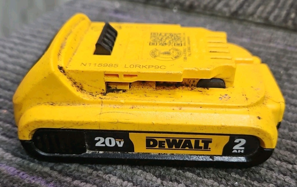 DeWalt Tools DCS566 6-1/2&Prime; (165mm) 20V Cordless Circular Saw + 2.0Ah Battery