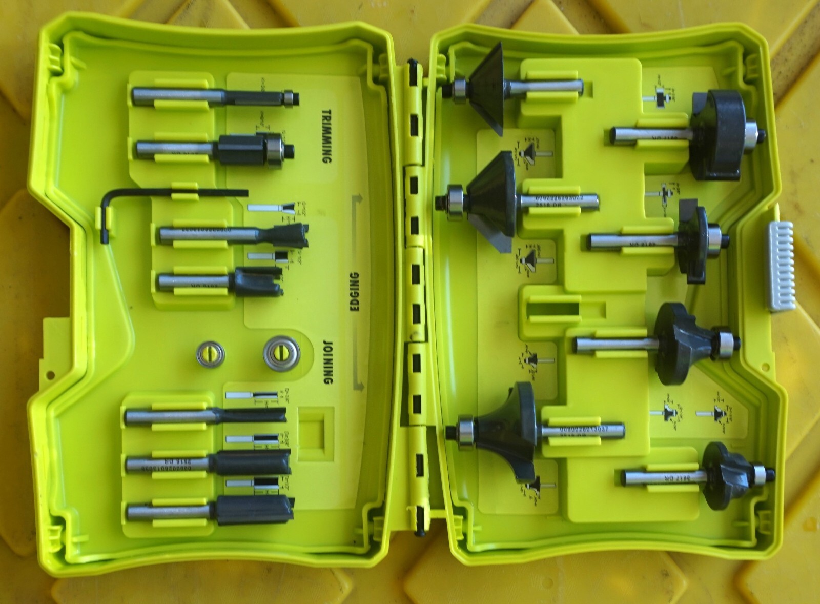 Ryobi 14 pcs Router Bit Set A25R151 1/4&Prime; Shank, New/Unused!!