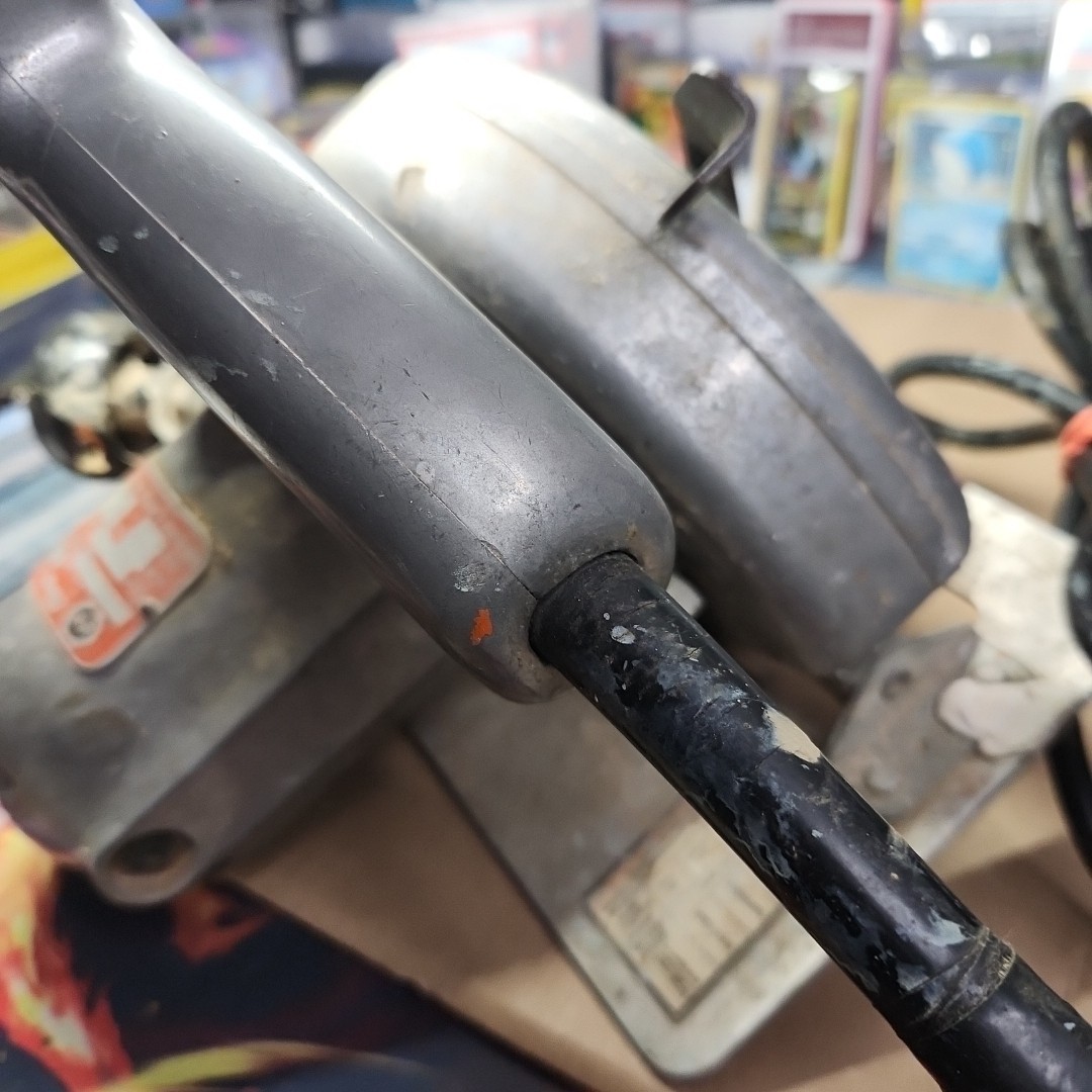 Black & Decker U377 Professional Heavy Duty Metal Body Circular Saw Tested 665