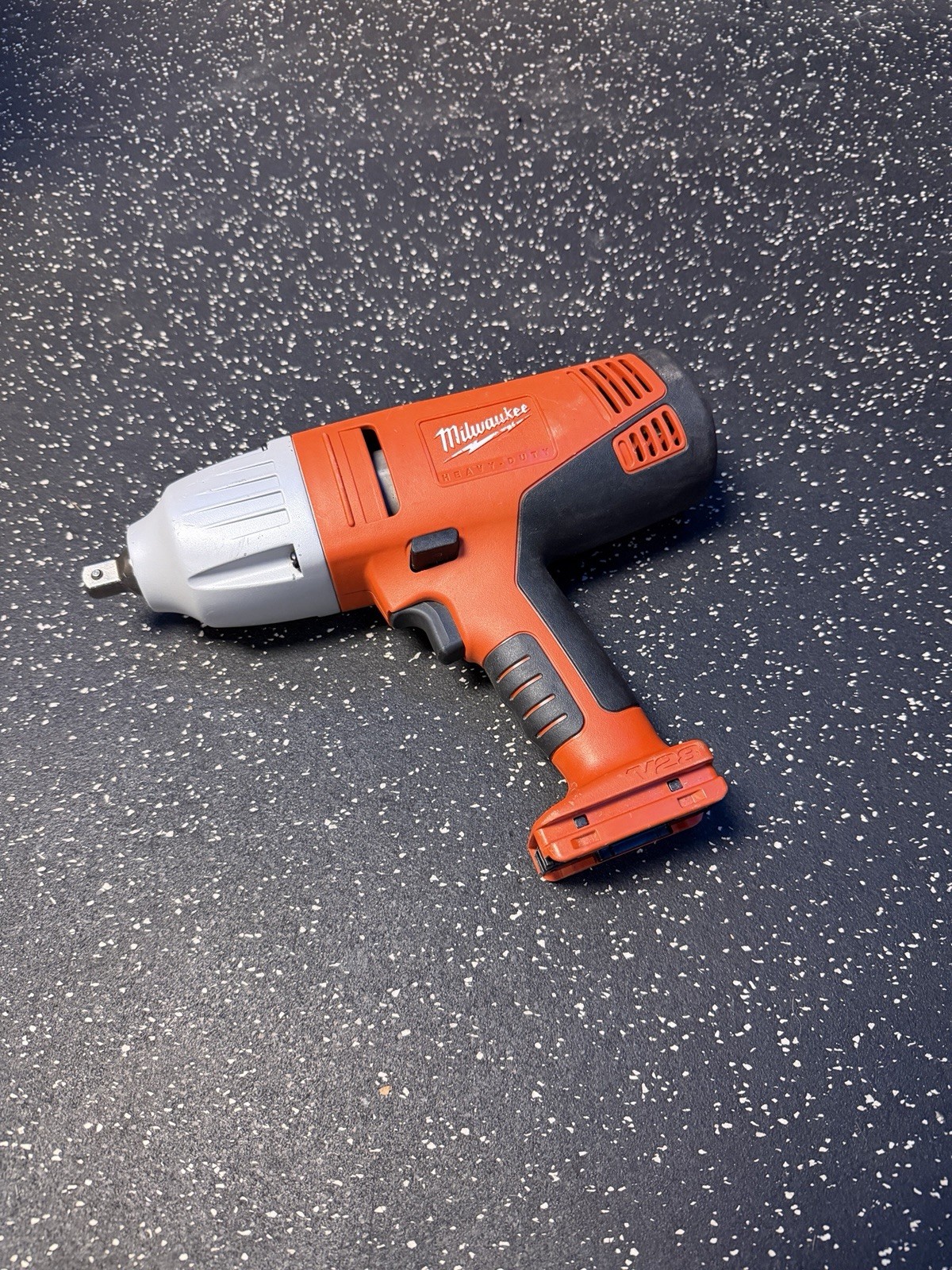 Milwaukee 0779-20 M28 28V 1/2&Prime; Impact Wrench Tool Only