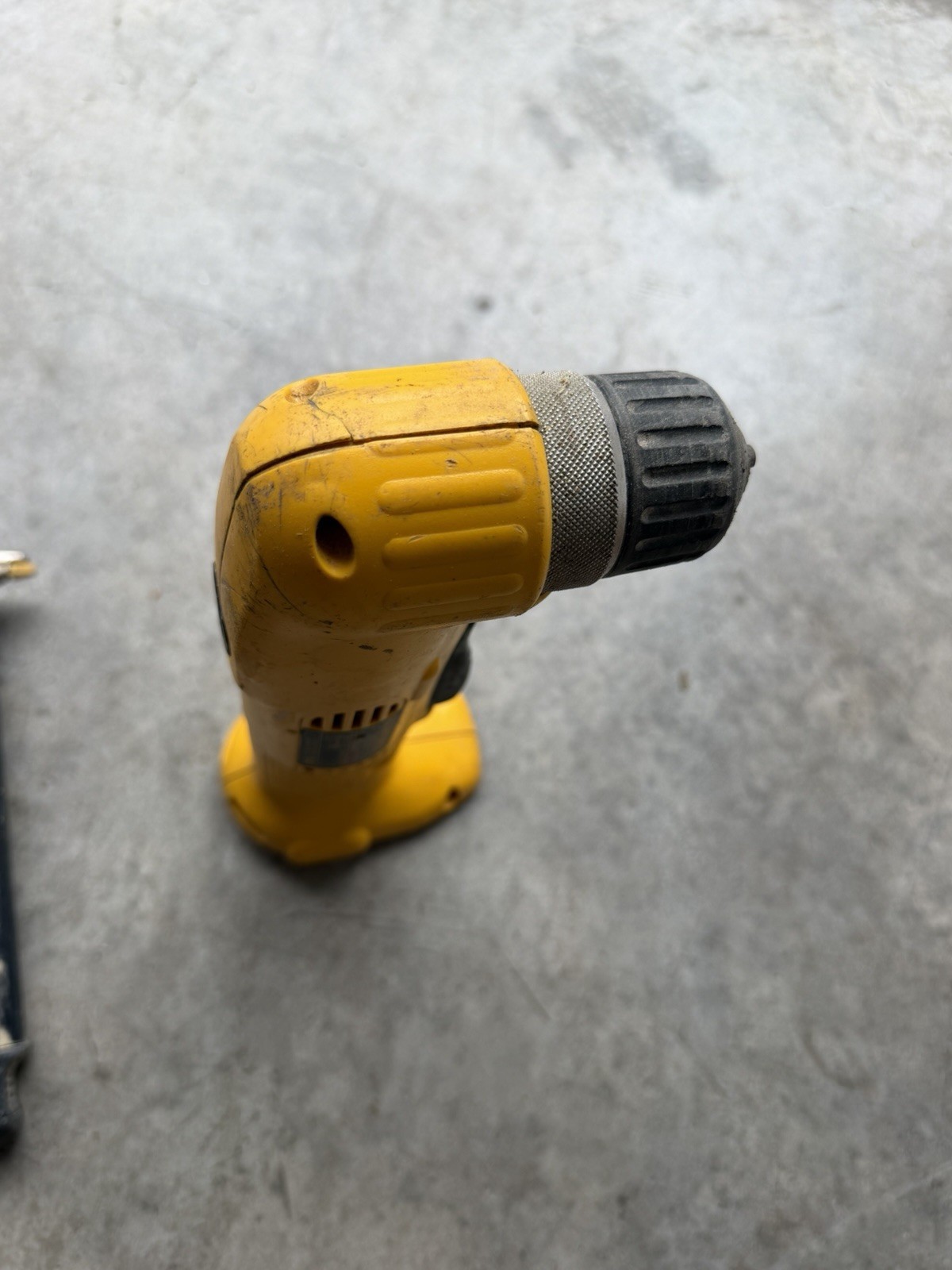 DeWalt DW965 12V Right Angle Cordless Drill Driver – Used