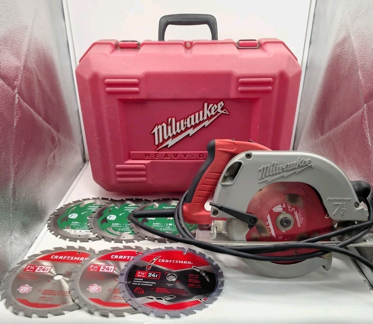 Milwaukee 6390-20 7-1/4&Prime; Tilt-Lok Circular Saw w/ Case, Guide & 7 Blades 15 Amp