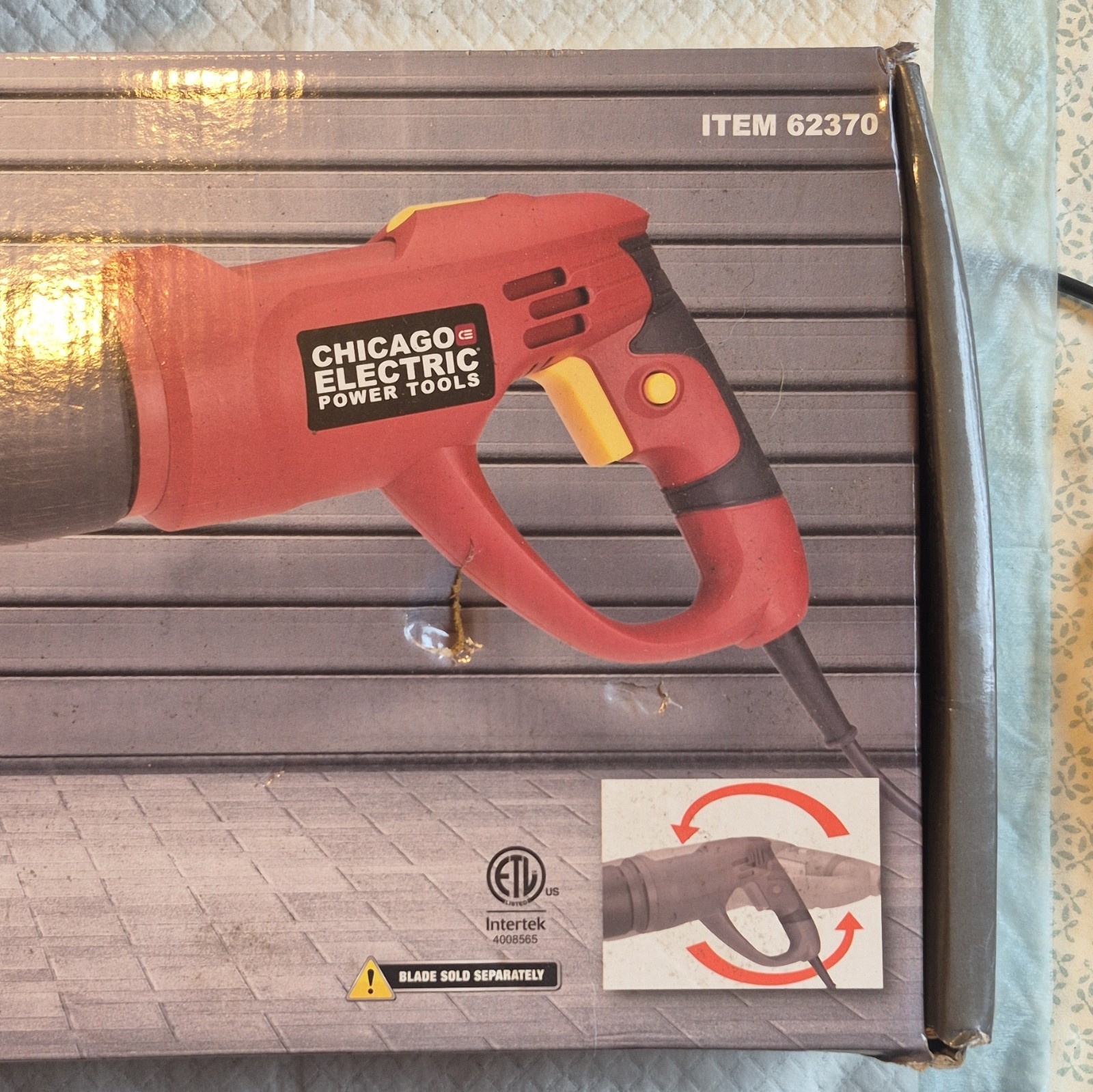 Chicago Electric Power Tools 6 Amp Corded Reciprocating Saw Rotating- Saw Blades