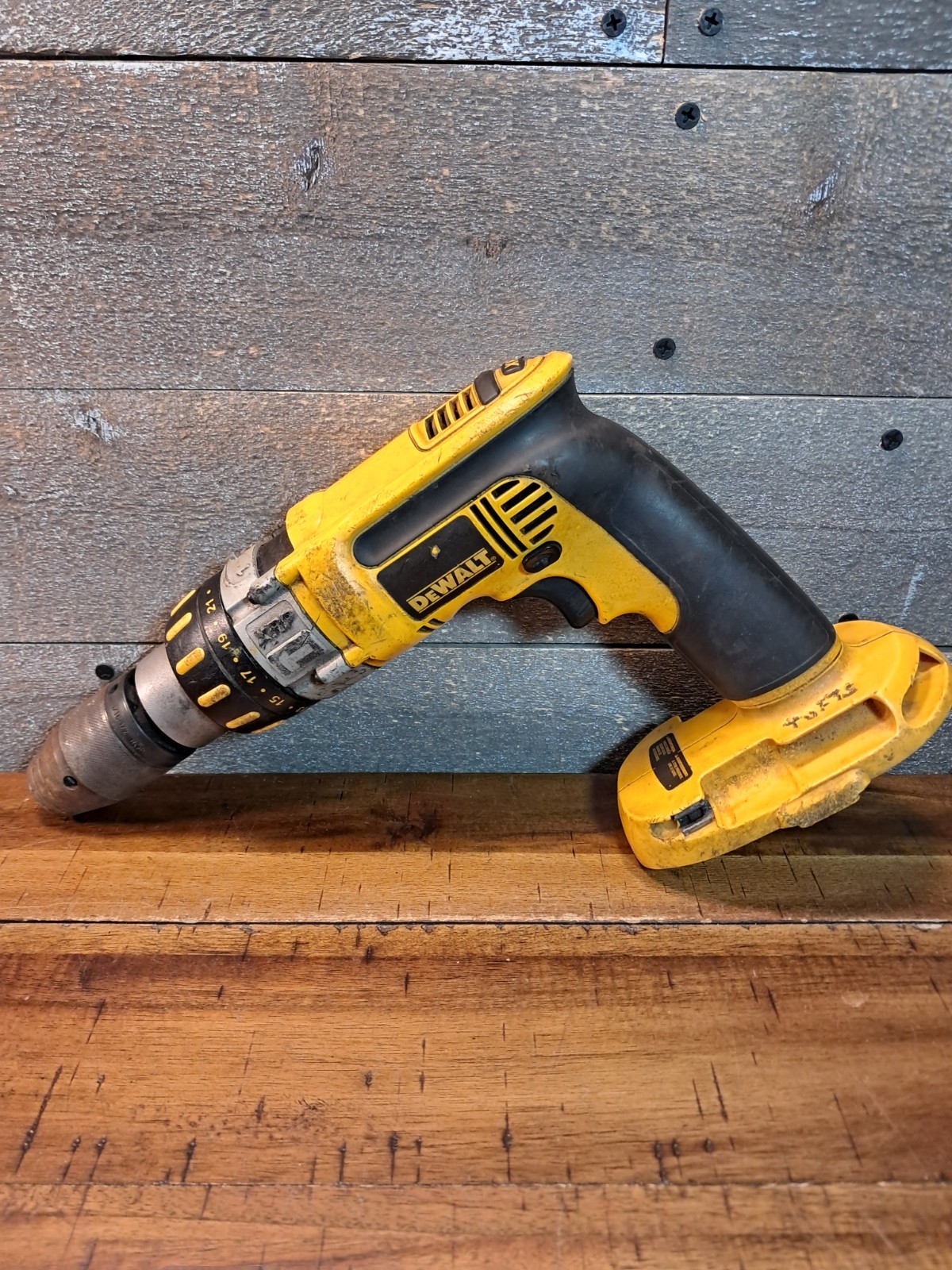 DeWalt DC926 Heavy Duty Cordless Hammer Drill Driver 18V- 1/2&Prime; WORKS