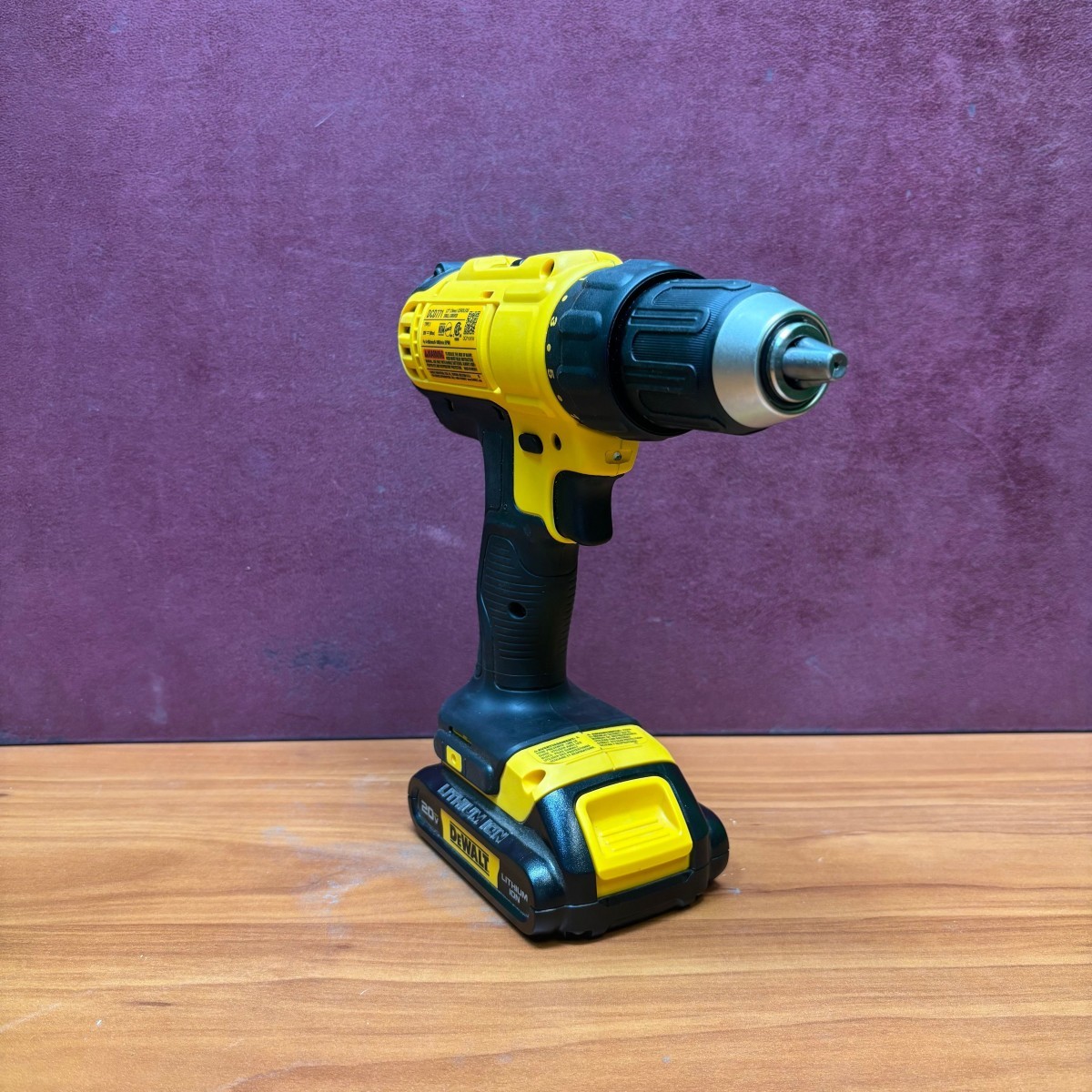 DeWALT DCD711 1/2&Prime; Cordless Drill Driver + Battery (NLG057334)