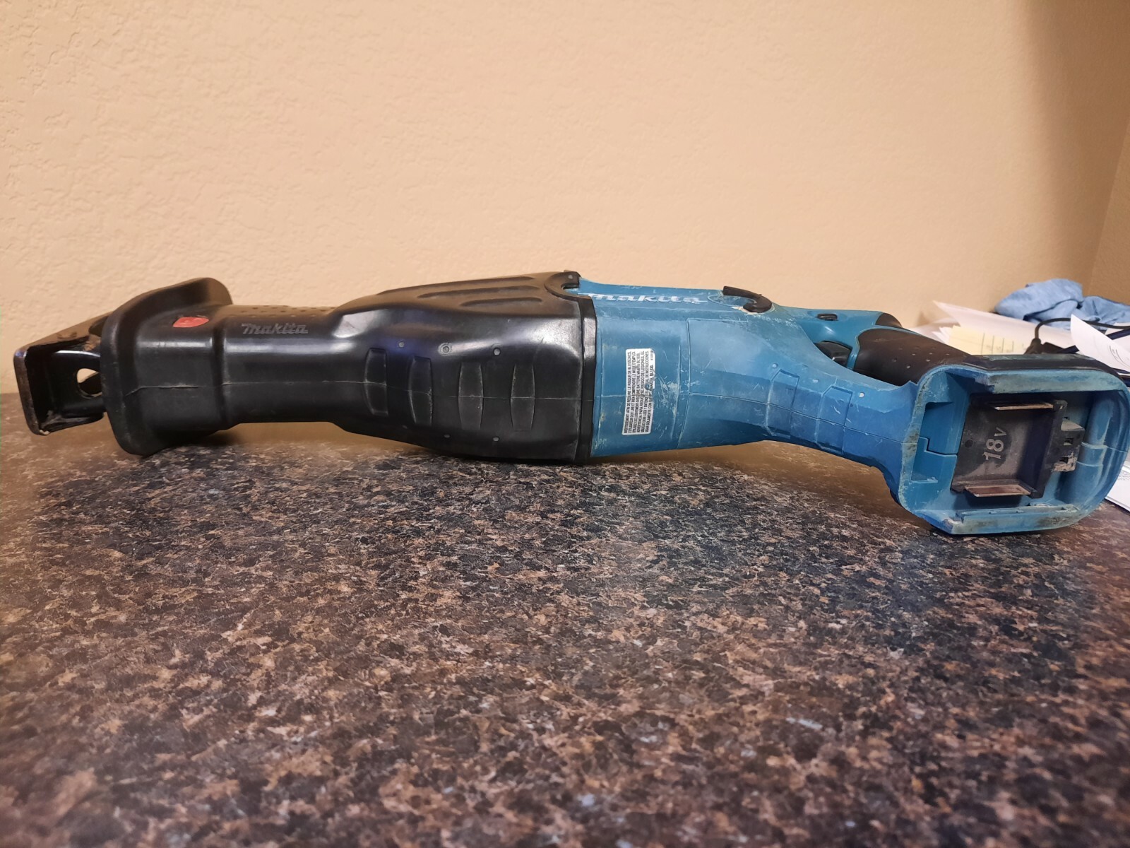 Used Makita BJR182 18-Volt LXT Lithium-Ion Cordless Reciprocating Saw, 2