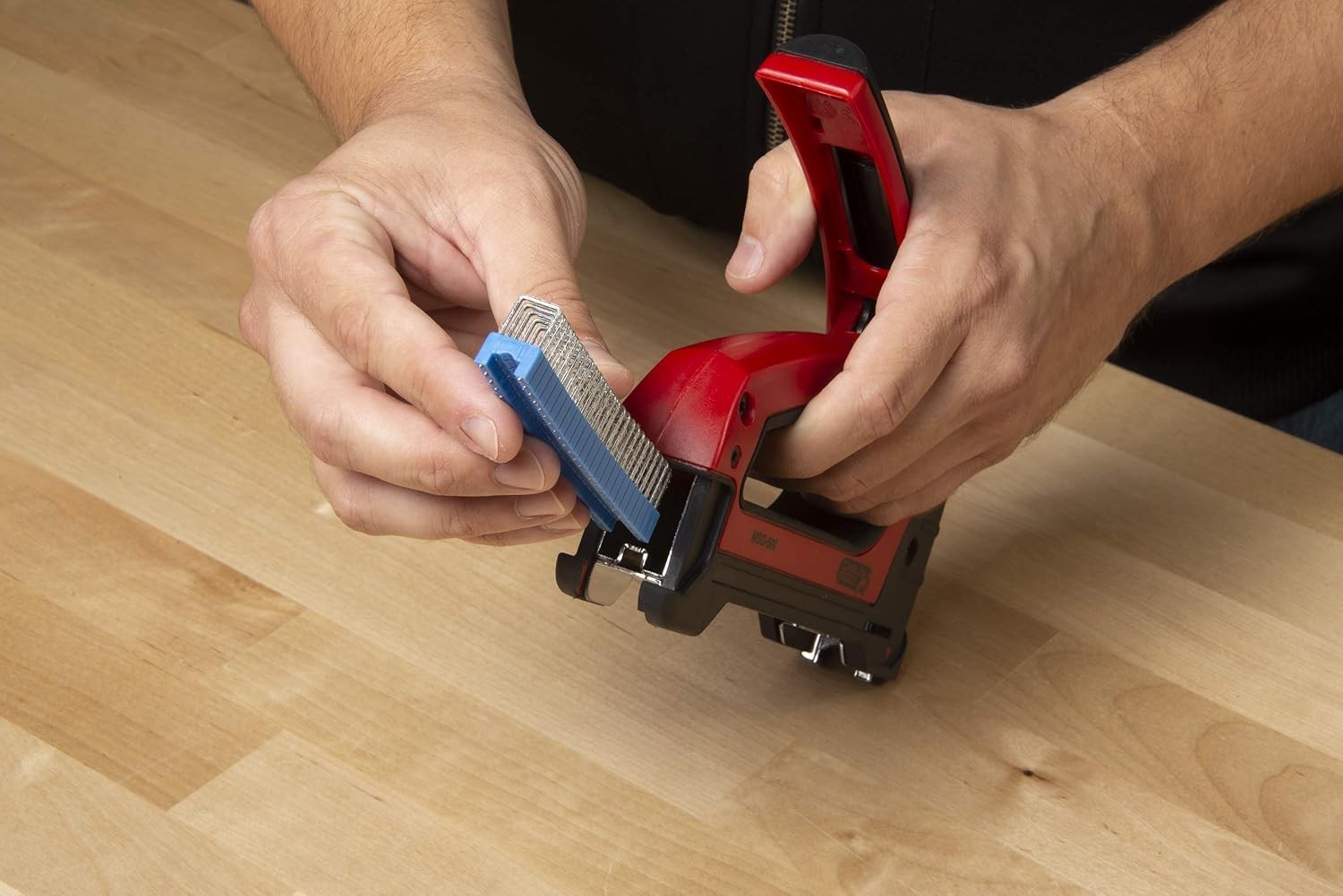 Gardner Bender MSG-501 Cable Boss Staple Gun, Secures NM & Low-Volt Cables