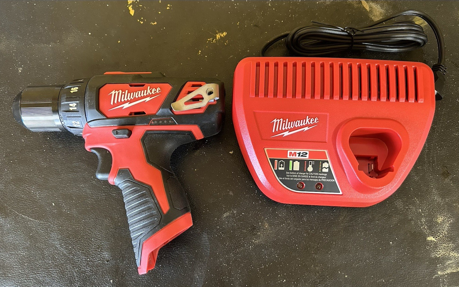 Milwaukee M12 12V Li-Ion Brushed Cordless Drill/Driver w/ Charger 48-59-2401