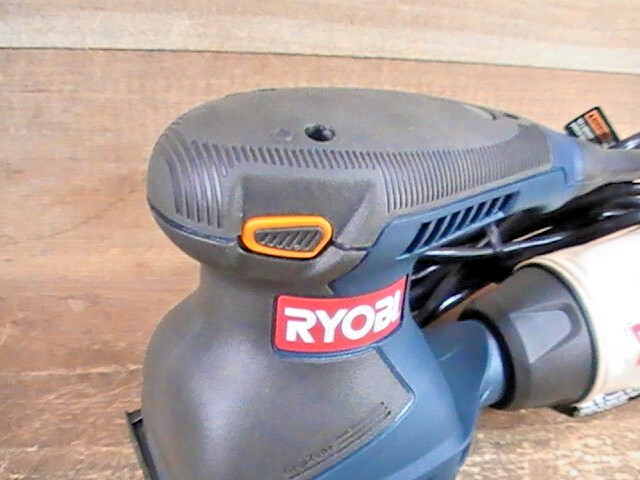 RYOBI #S652D 2.A 14,000 RPM 1/4 SHEET CORDED PALM SANDER W/ CASE-MANUAL PRE-OWNE