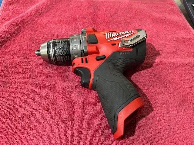 MILWAUKEE 12V FUEL 1/2&Prime; HAMMER DRILL/DRIVER MODEL: 2504-20 GOOD CONDITION