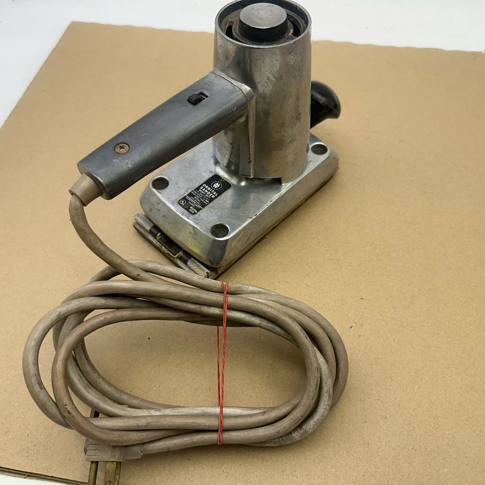 VINTAGE MONTGOMERY WARD POWR-KRAFT ORBITAL SANDER Model TPC-8536A MADE IN USA