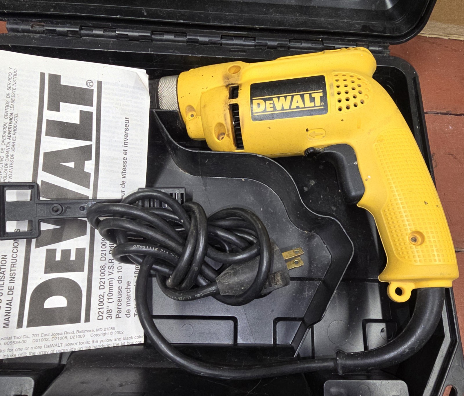DeWALT D21008 – 3/8&Prime; VSR Electric Drill w/Cord & Hard Case Heavy Duty – Tested