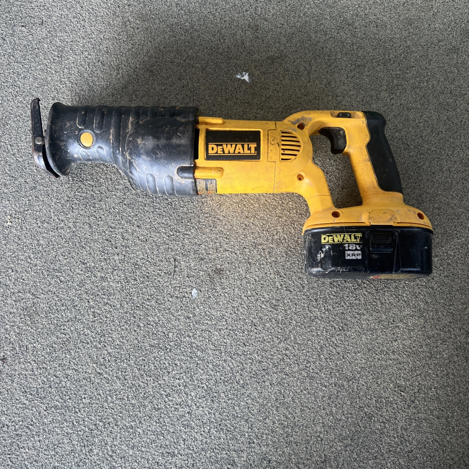 DEWALT DC385 18V Cordless Reciprocating Saw /w Battery **TESTED**