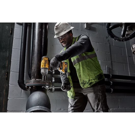 DeWalt 20v Max Brushless XR 1/2&Prime; High Torque Impact Wrench Hog Ring Anvil DCF900