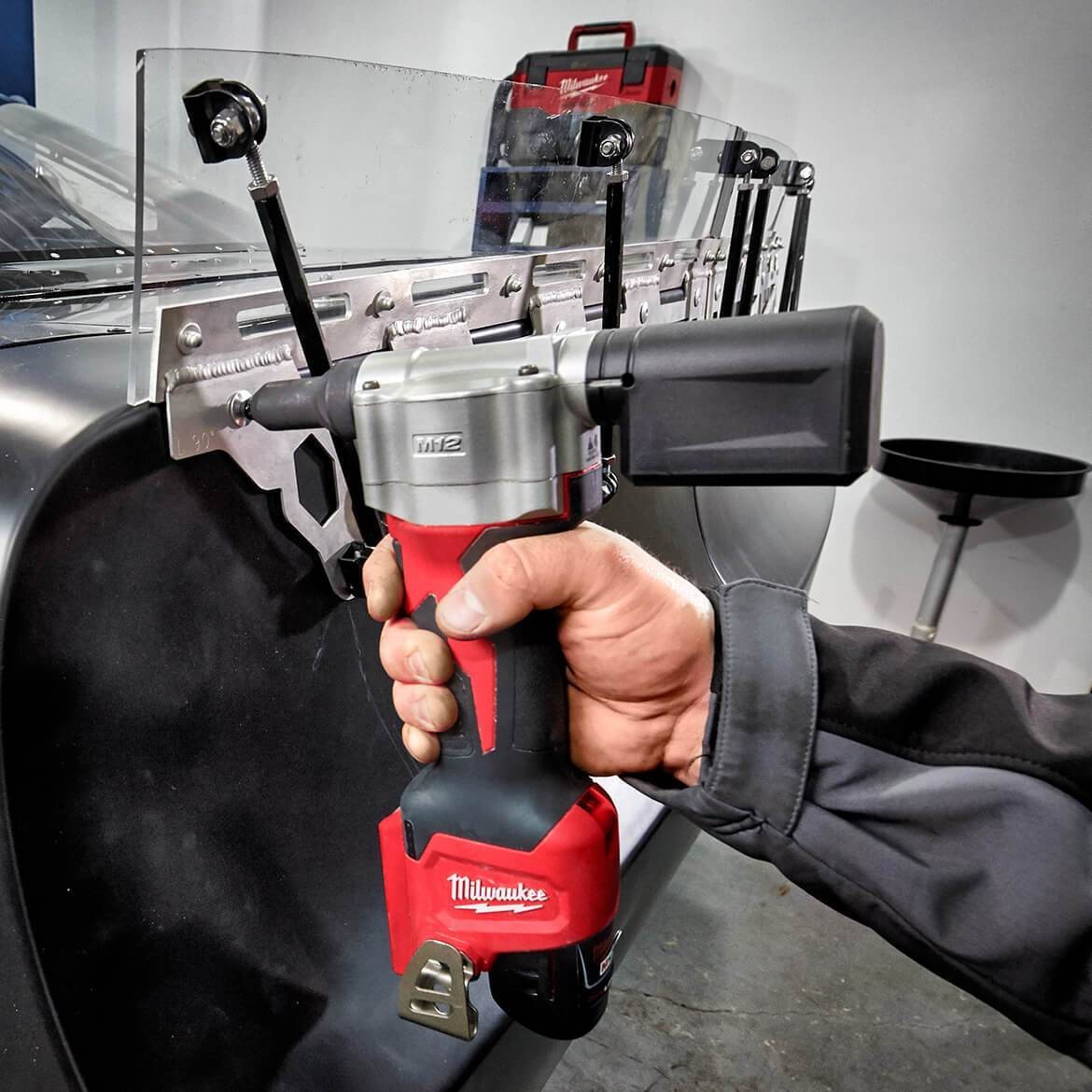Milwaukee 2550-20 M12 12V Heavy Duty Cordless Rivet Tool – Bare Tool