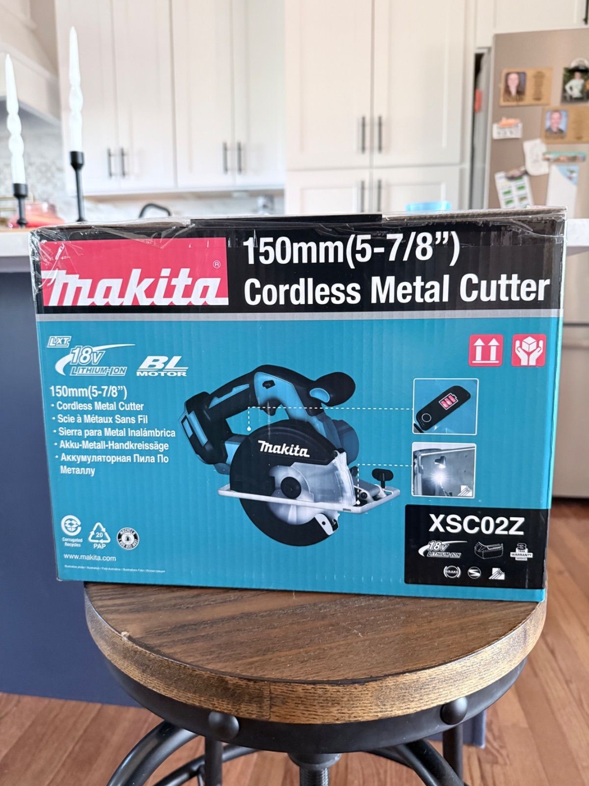 Makita XSC02Z 18V LXT Brushless 5-7/8&Prime; Metal Cutting Saw NEW + Battery