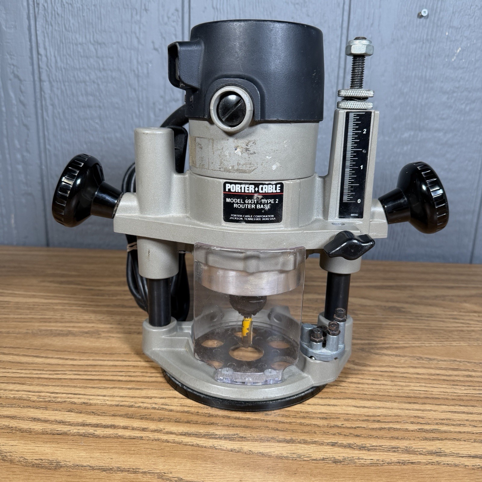 Porter Cable 690LR Heavy Duty Router Corded Electric & Model 6931 Type 2 Base