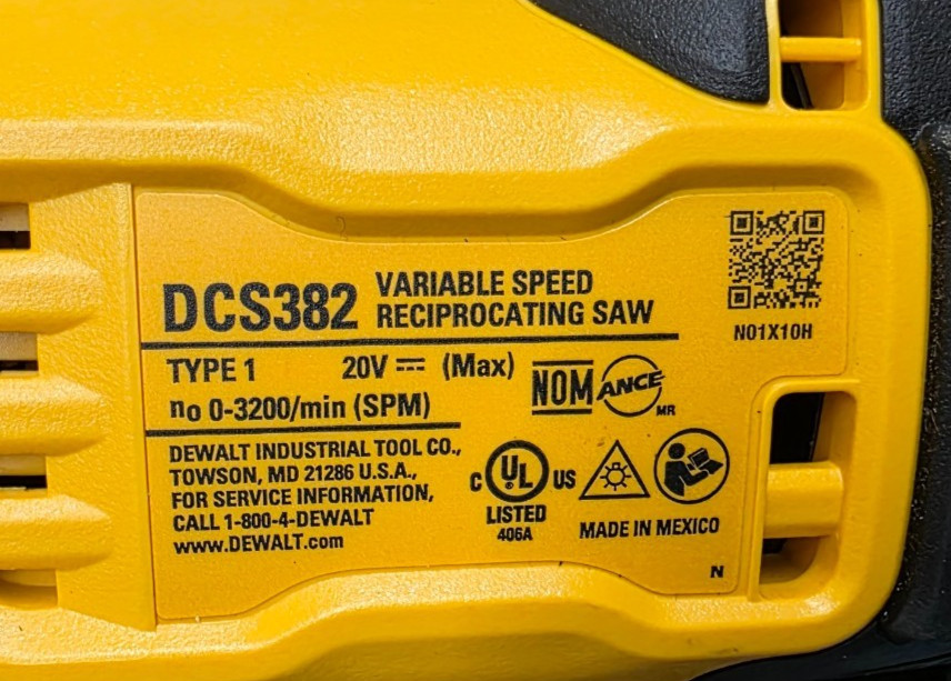 DEWALT DCS382B 20V MAX XR Li-ion Brushless Cordless Reciprocating Saw TOOL ONLY