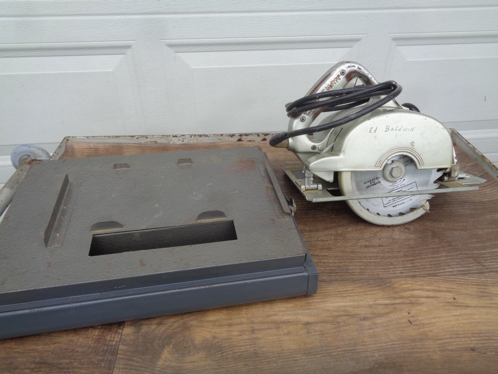 CRAFTSMAN 6-1/2&Prime; Circular Saw 207.25530, w/Metal Case , Blades & Accessories