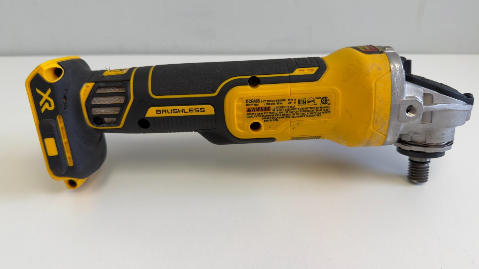 Dewalt (DCG405) – 20V Cordless 4-1/2&Prime; Grinder (Tool Only).